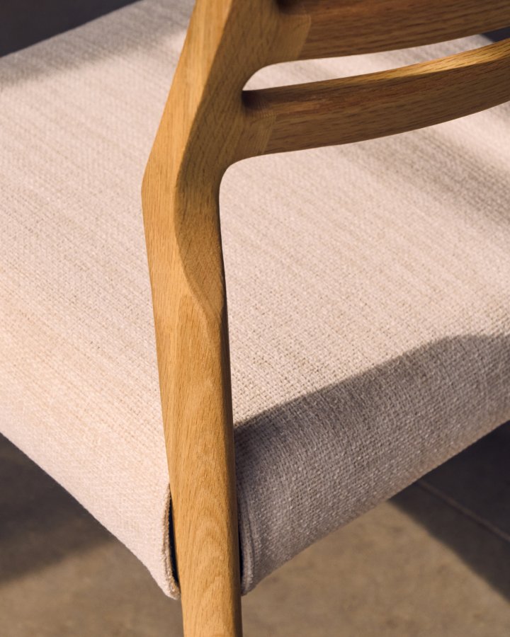 KAVE HOME Cudia stol avtagbart trekk i beige chenille heltre eik naturlig finish FSC Mix Credit