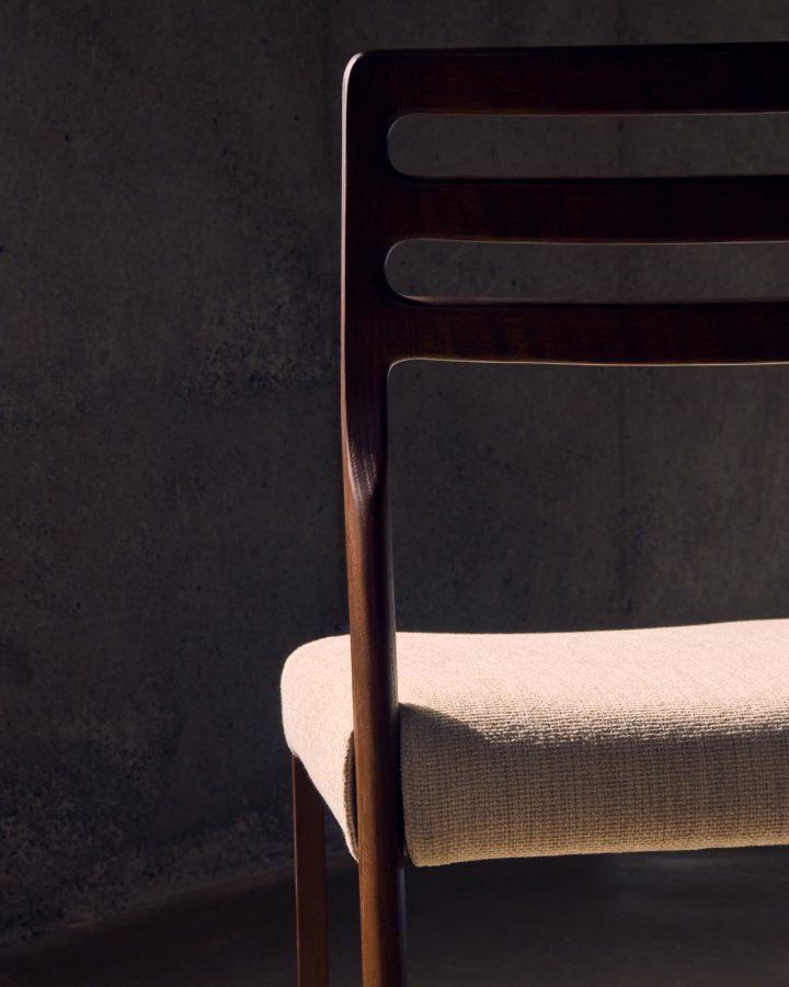 KAVE HOME Cudia stol avtagbart trekk i beige chenille heltre eik, valnttfinish FSC Mix Credit