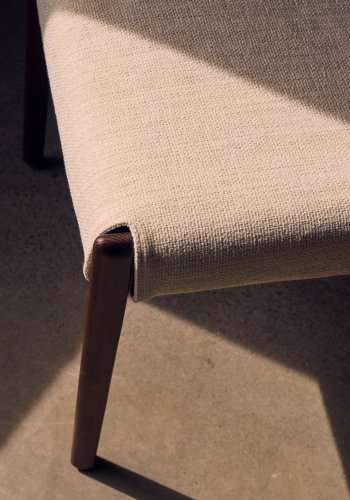 KAVE HOME Cudia stol avtagbart trekk i beige chenille heltre eik, valnttfinish FSC Mix Credit