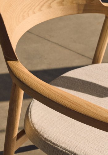 KAVE HOME Alocs stoltrekk i beige chenille heltre eik naturlig finish FSC Mix Credit