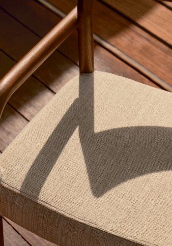 KAVE HOME Falconera stol med avtakbart trekk i heltre eik med valnttfinish FSC Mix Credit