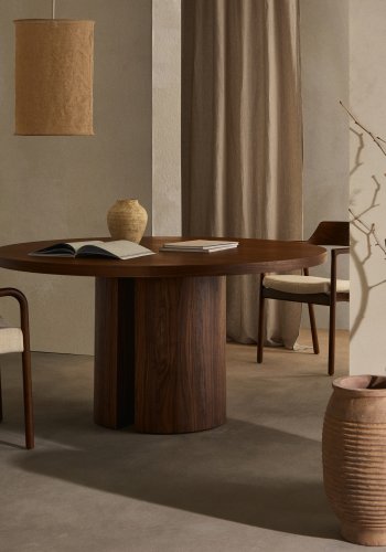 KAVE HOME Nealy rundt bord med valnttfiner i mrk utfrelse, 150 cm