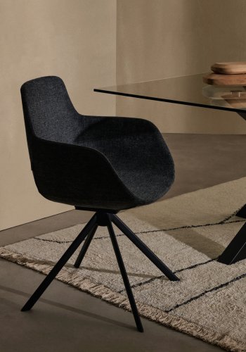 KAVE HOME Tissiana selvsentrerende svingstol, med armlener - mrkegr chenille og matt sort aluminium