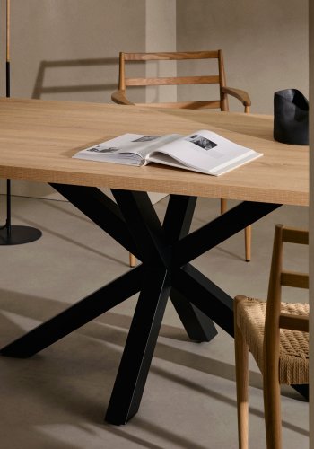 KAVE HOME Argo spisebord, rektangulrt - naturlig melamin og sort stl (180x100)