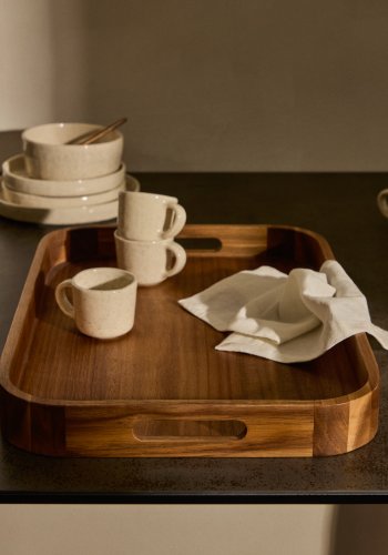 KAVE HOME Sesilu stort brett laget av FSC 100 % akasietre