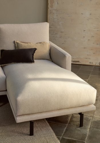 KAVE HOME Galene 3-manns sofa, med hyre sjeselong - beige resirkulerte fibre og jern
