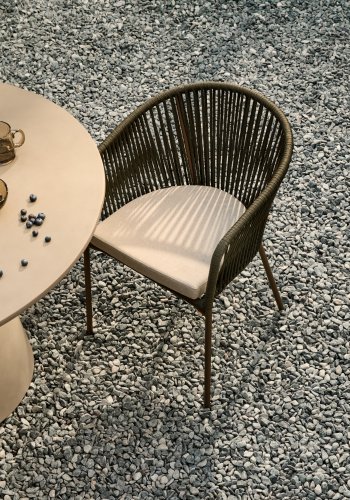 KAVE HOME Yanet hagestol, med armlener - grnn snor og stl