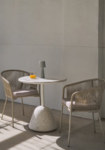 KAVE HOME Saura bord i hvit terrazzo med hvit terrazzoplate, 75 x 70