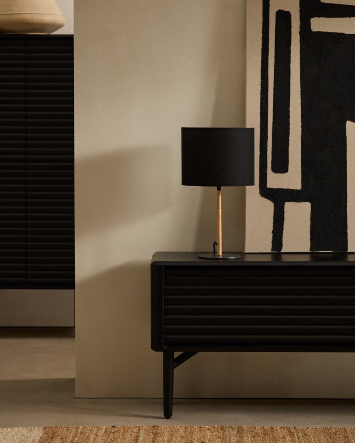 KAVE HOME Pina bordlampe i metall og rotting med svart bomullsskjerm