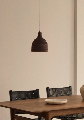 KAVE HOME Amire taklampe i tre i svart utfrelse, 21 cm