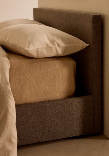 KAVE HOME Nahiri sengeramme, m. sengegavl og opbevaring - gr� stof (200x90)