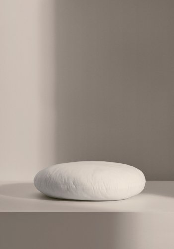 KAVE HOME Fluff fyldpude, rund - hvid stof i genbrugsfibre og polyesterfiber (45)