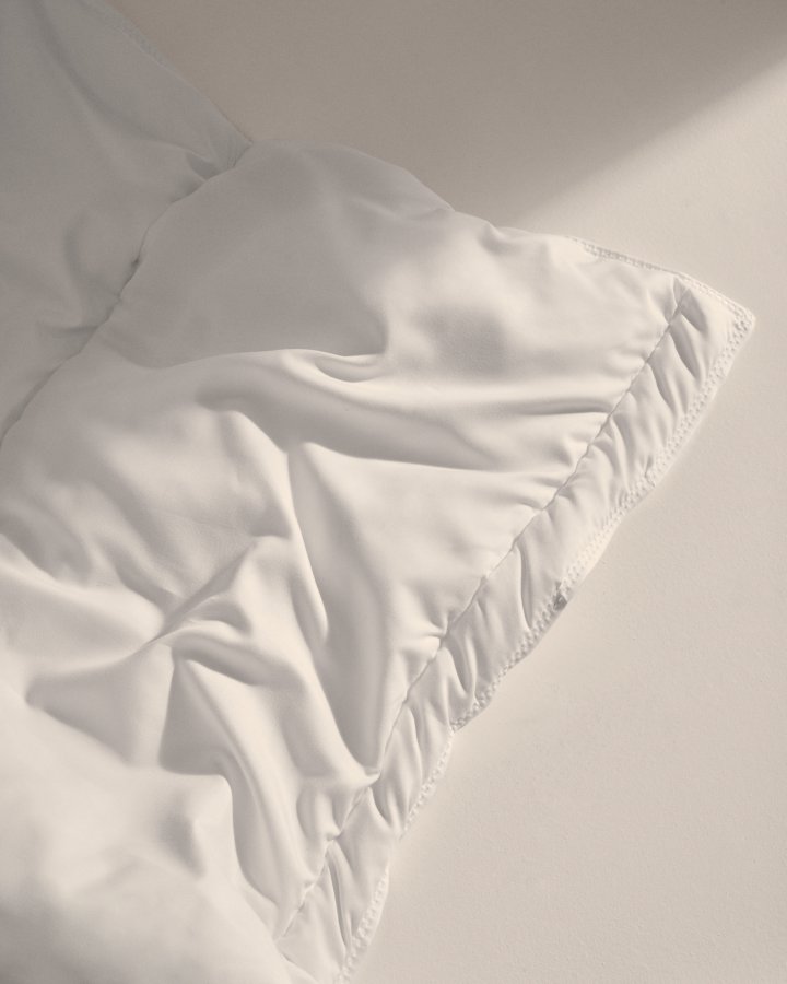 KAVE HOME Atra 70 % dun- og 30 % fjrdyne til seng 150/160 cm, laget i Spania