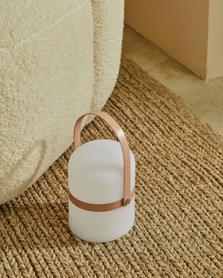 KAVE HOME Ridley mini LED-bordlampe i rosa polyetylen