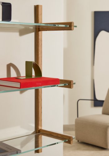 KAVE HOME Sitra modulhylle, 3 glasshyller og FSC Mix Credit heltre eik, 110 cm