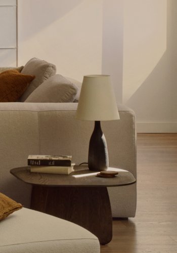 KAVE HOME Luvia bordlampe med trefot i svartmalt utfrelse