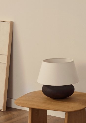 KAVE HOME Nessi bordlampe i metall med sort terrakottaeffekt