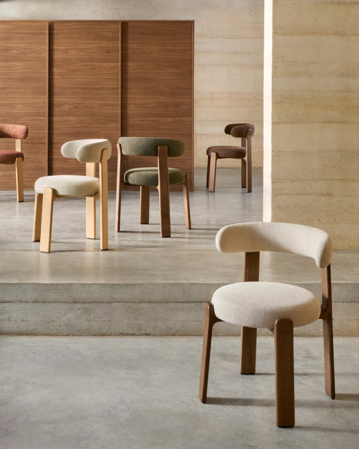 KAVE HOME spisebordsstol i granitt - grnn chenille og valntt finish asketre