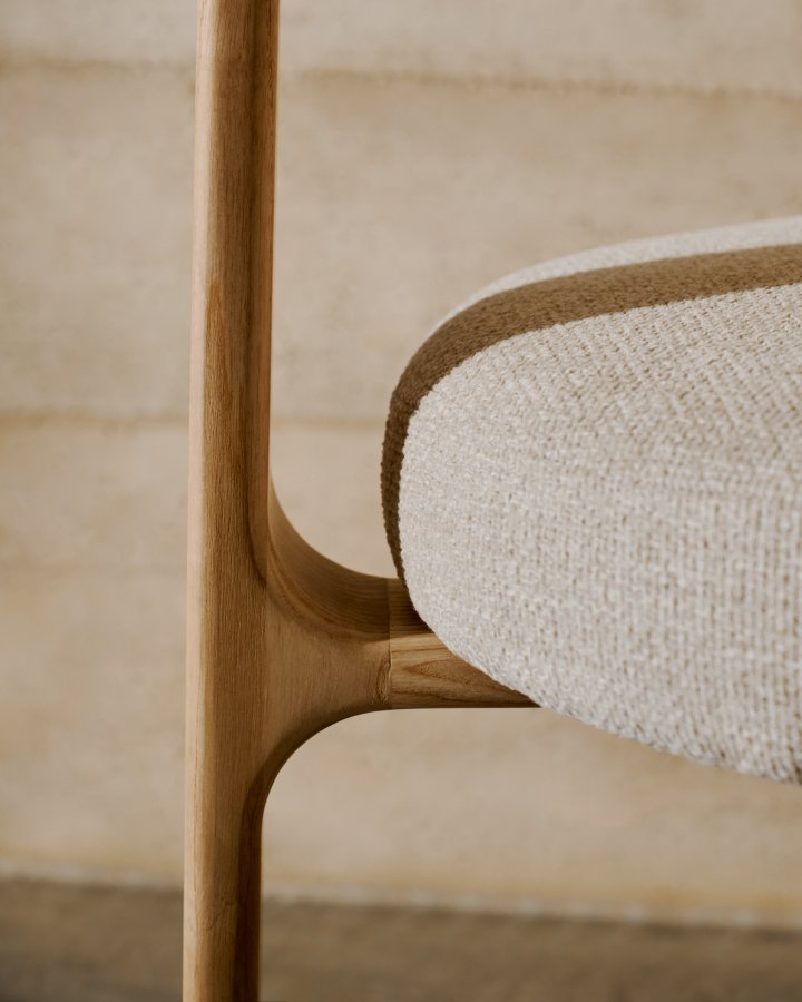 KAVE HOME spisestuestol i granitt - beige chenille og naturlig ask