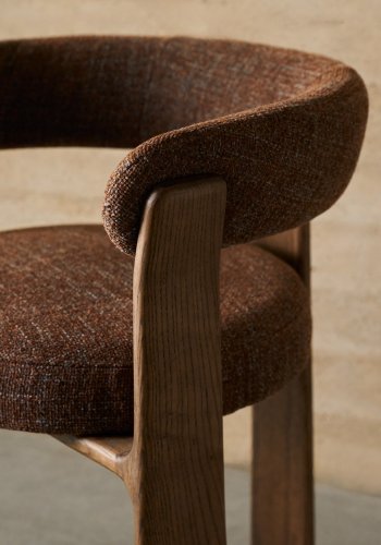 KAVE HOME Granitt 3-bent spisebordsstol, m. armlen - brun chenille og valntt finish asketre