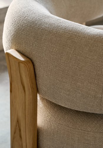 KAVE HOME lenestol i granitt, m. armlener - beige chenille og naturlig ask