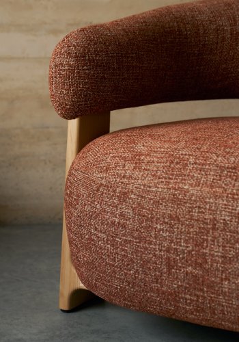 KAVE HOME lenestol i granitt, m. armlener - terracotta chenille og naturlig ask