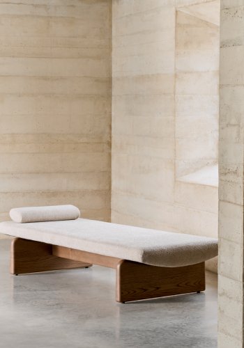 KAVE HOME Topaz divan, m. pute - beige chenille og valntt finish asketre (200x80)