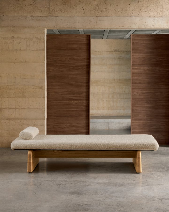 KAVE HOME Topaz divan, m. pute - beige chenille og naturlig asketre (200x80)