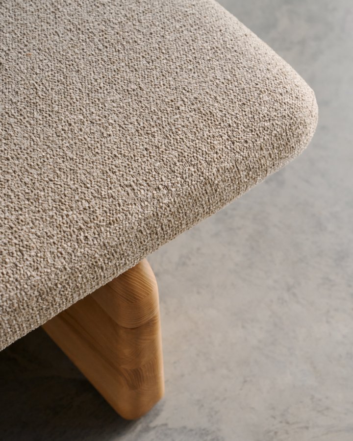 KAVE HOME Topaz divan, m. pute - beige chenille og naturlig asketre (200x80)