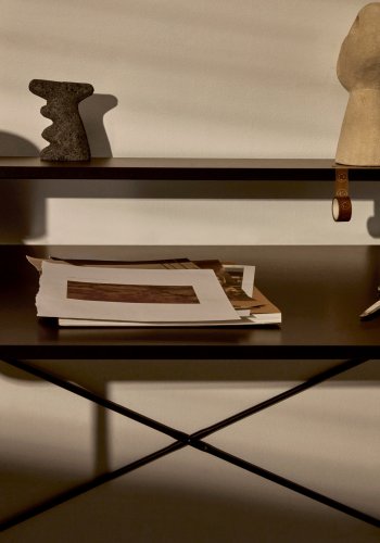 KAVE HOME Galatia konsollbord, m. 1 hylle - svart melamin og svart metall (120x64,5)