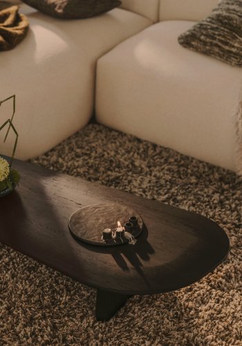 KAVE HOME Pirita salongbord i massiv eik i sort finish, 146 x 56,5 cm FSC 100%.