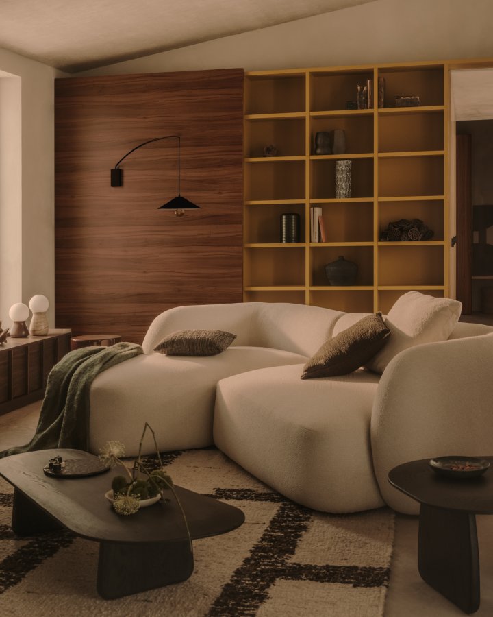 KAVE HOME Pirita salongbord i massiv eik i sort finish, 146 x 56,5 cm FSC 100%.