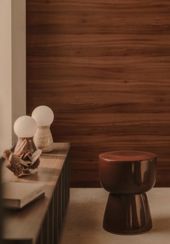 KAVE HOME Okeni bordlampe - glass og beige travertin