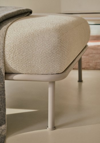 KAVE HOME Aurum fotsttte, firkantet - kremstoff (85x85)