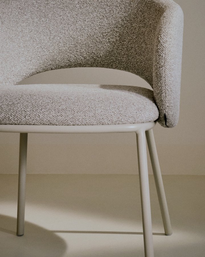 KAVE HOME Maina spisebordstol, m. armlener - beige chenille og beige stl