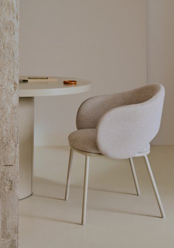 KAVE HOME Maina spisebordsstol, m. arml�n - beige chenille og beige st�l