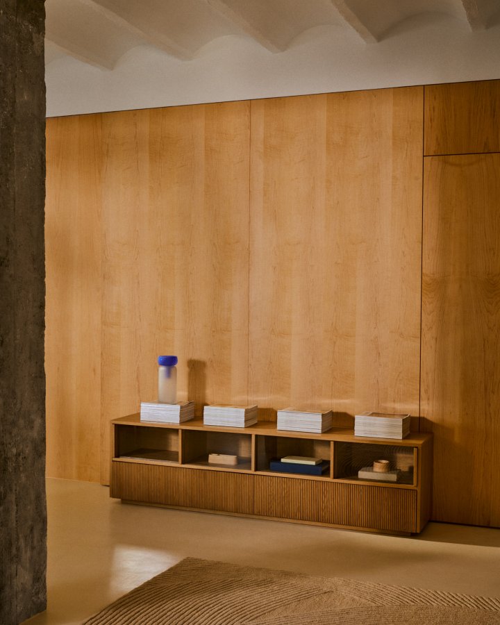 KAVE HOME Helvine skjenk, m. 4 skyvedrer og 2 skuffer - herdet glass og naturlig eikefiner