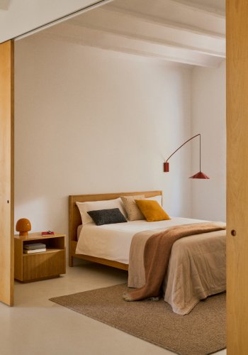 KAVE HOME Kally Wandleuchte, mit verstellbarem Kabel und Schwenkarm - rotes Metall