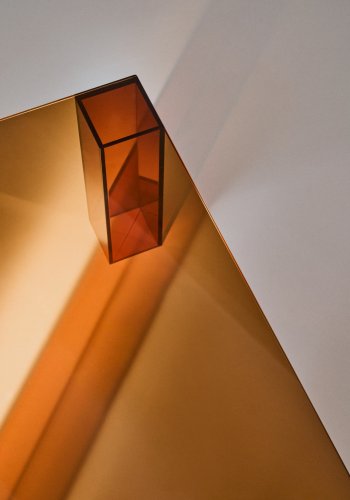 KAVE HOME Adularia brunt salongbord laget av herdet glass, 140 x 60 cm