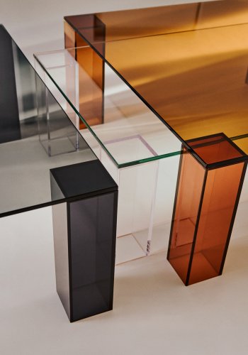 KAVE HOME Adularia sidebord i gjennomsiktig herdet glass, 85 x 85 cm