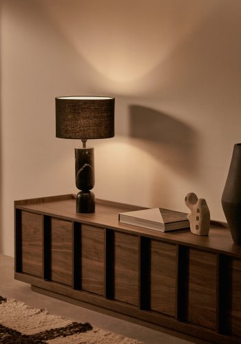 KAVE HOME Vex bordlampe i svart marmor med svart linskjerm