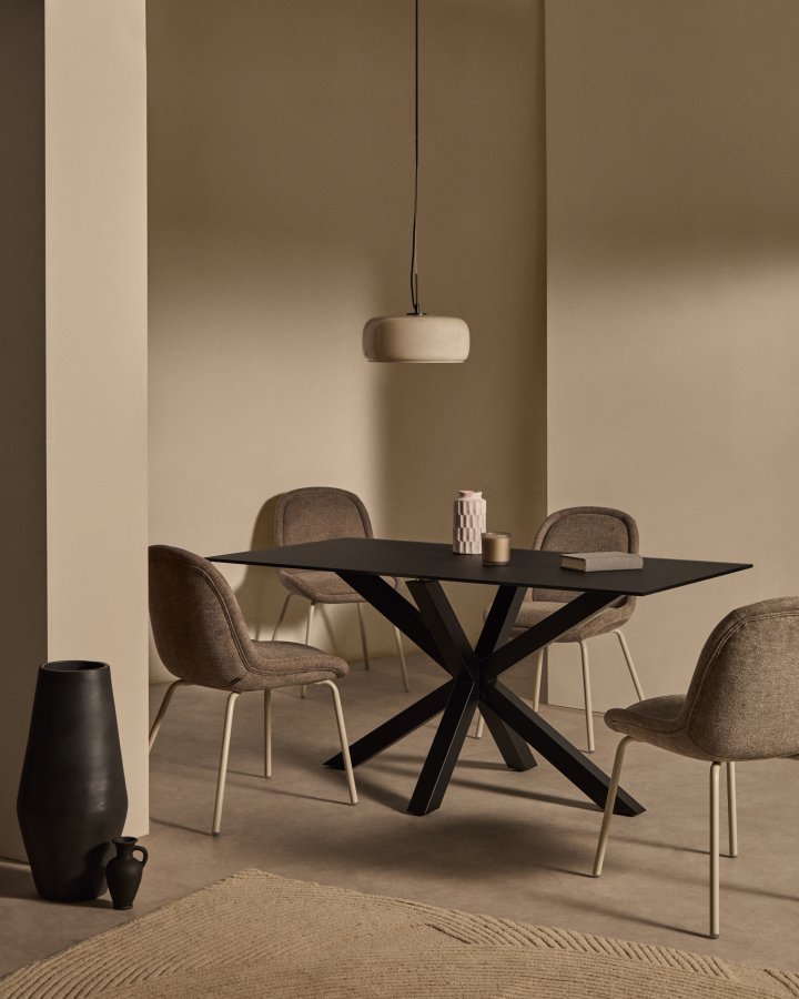 KAVE HOME Argo bord med svart glass og svarte stlben 160 x 190 cm