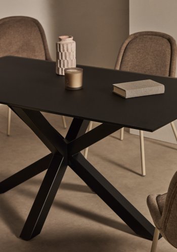 KAVE HOME Argo bord med svart glass og svarte stlben 160 x 190 cm