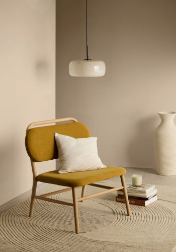 KAVE HOME Helda lenestol - sennepschenille og naturlig eik