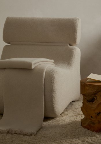 KAVE HOME Club lenestol, m. sammenleggbar hodesttte - krem ​​bouclé-stoff