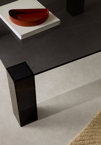 KAVE HOME Adularia mrkegrtt sidebord i herdet glass, 85 x 85 cm