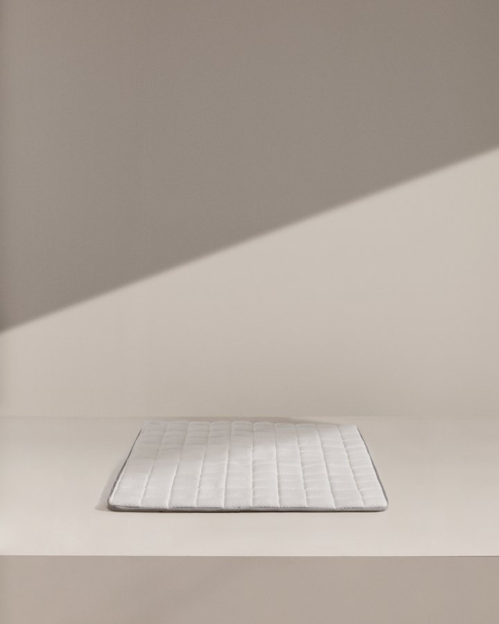 KAVE HOME Freya overmadrass - hvitt stoff (135x190)