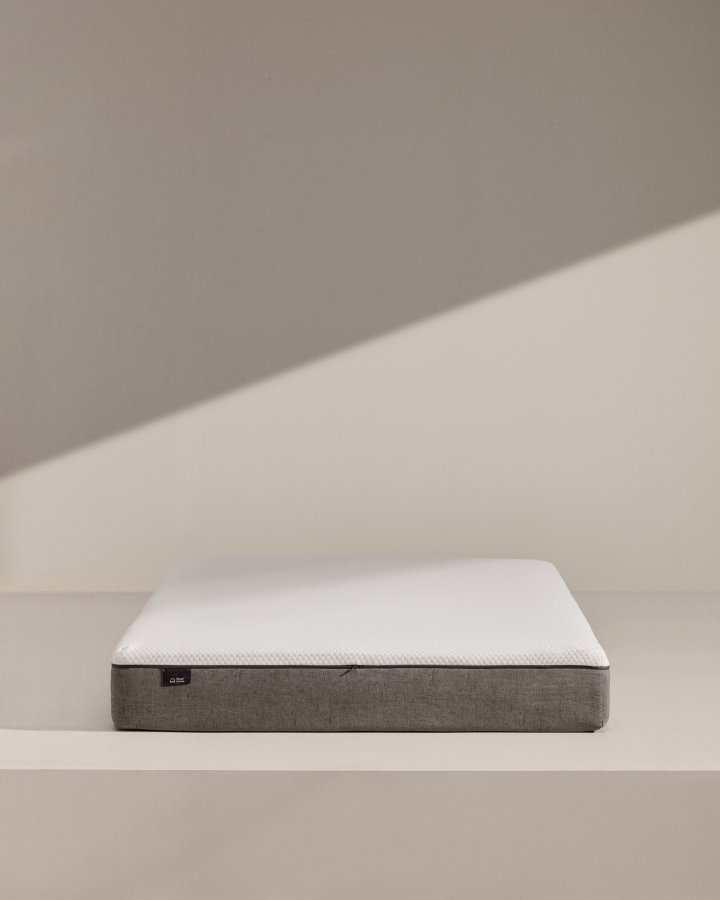 KAVE HOME Eva memory foam madrass - hvitt stoff (135x190)