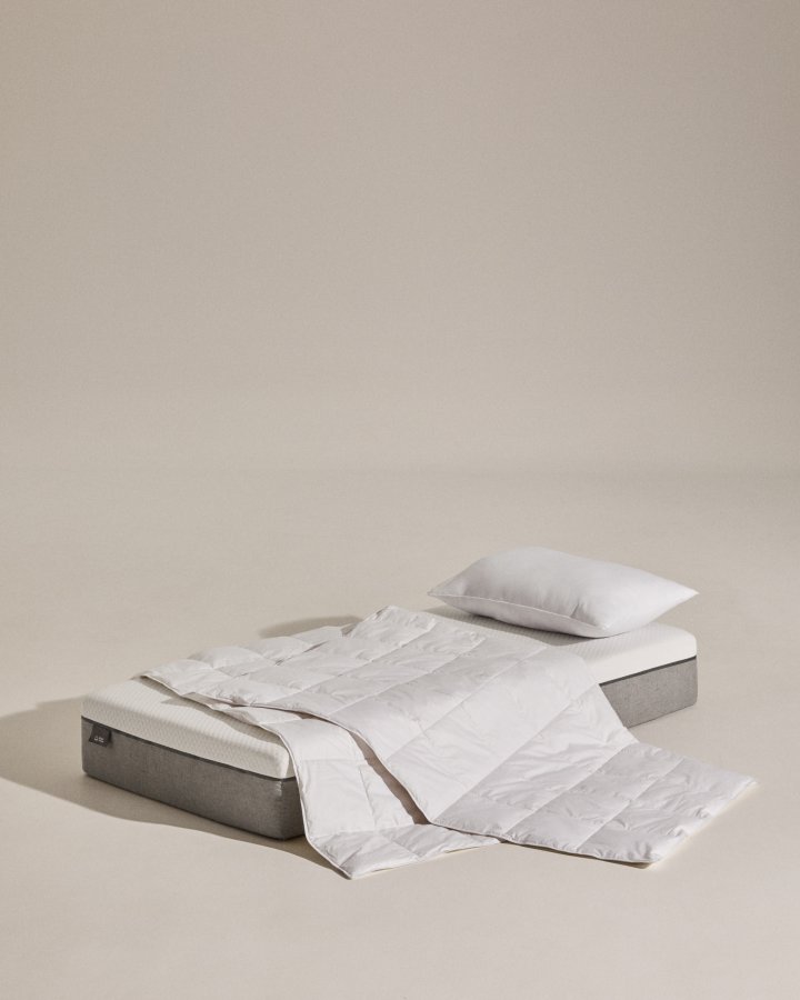 KAVE HOME Atra 70 % dun- og 30 % fjrdyne til 80/90 cm seng, laget i Spania