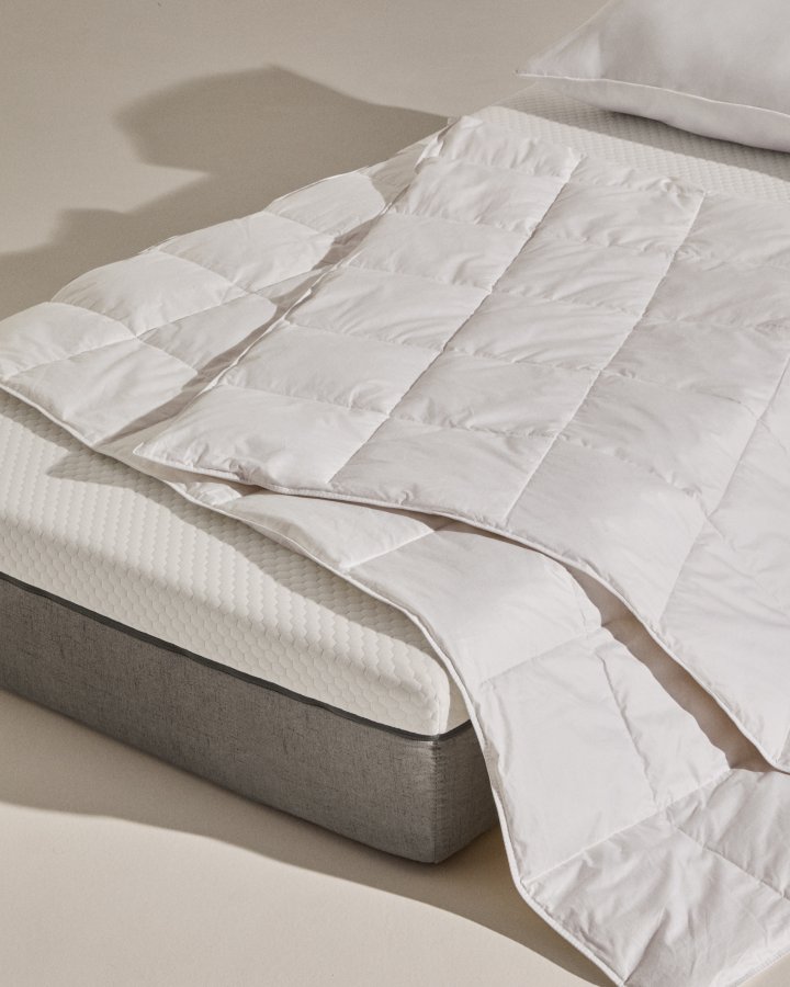 KAVE HOME Atra 70 % dun- og 30 % fjrdyne til 80/90 cm seng, laget i Spania